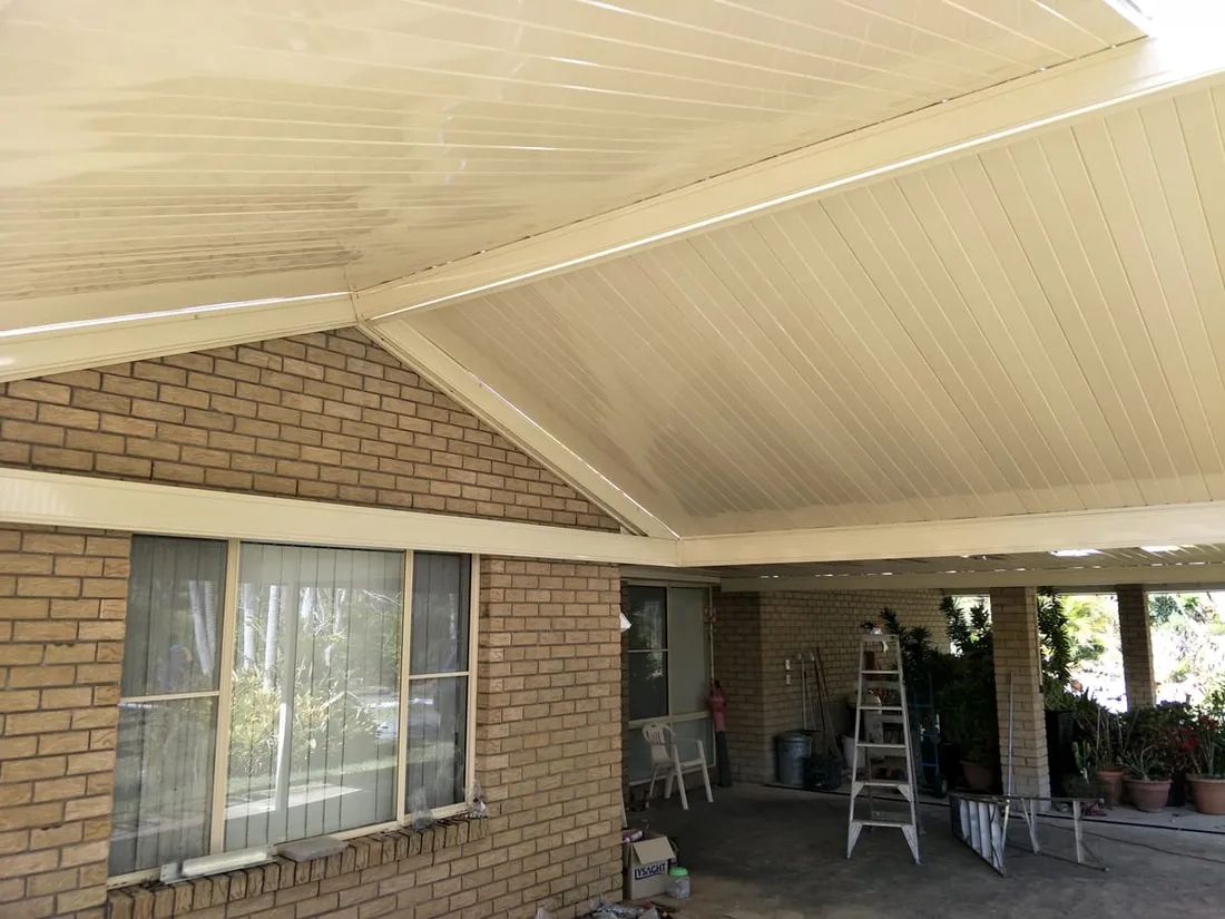 A finished Dam Good Patios insulated patio over a brick home in Brisbane